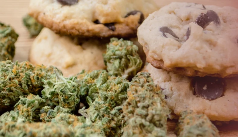why does weed cause red eyes?