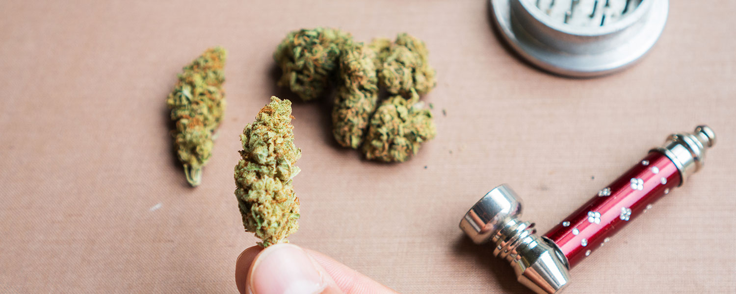 What Is a Bowl of Weed, And How Do You Pack It?