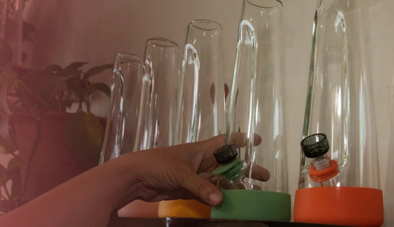 how to make a water bottle bong