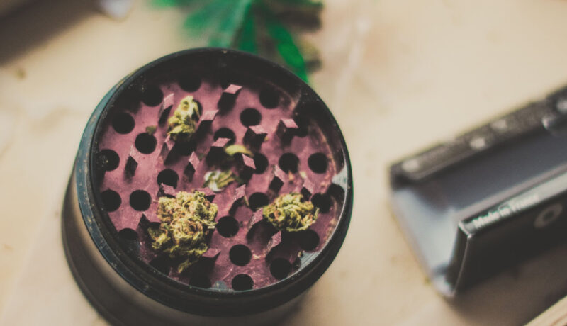 grinding weed without grinder