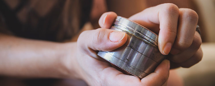 weed grinder for bong