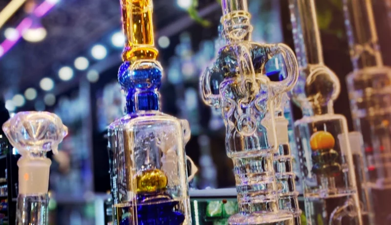can you use a vape in a bong?