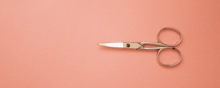 grind weed with scissors